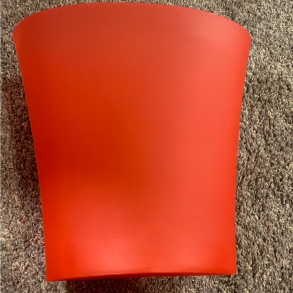 Sterilite Small Reddish Orange Oval Shape Trash Can  wide Top Narrow Bottom - Picture 6 of 11